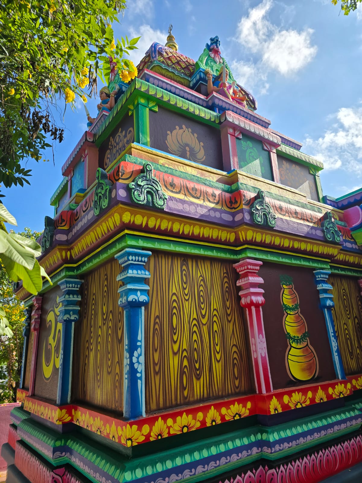 Temple Design & Construction by VV Interiors & Builders